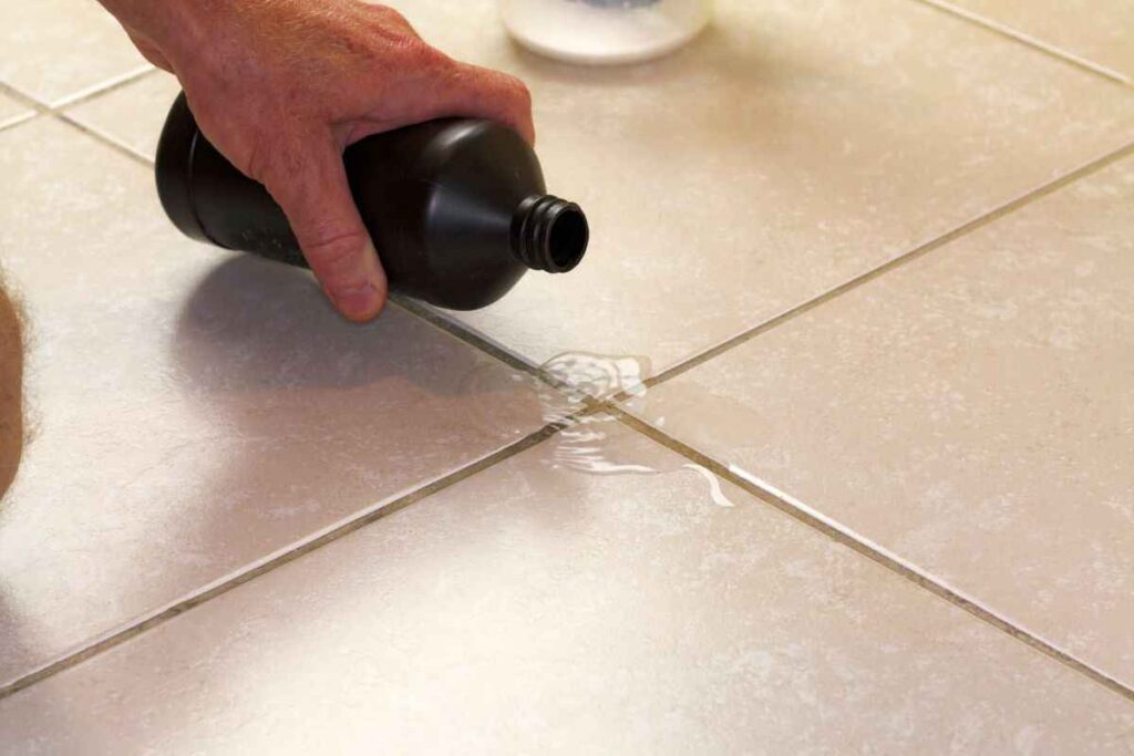 basta un solo cucchiaio di acqua ossigenata per pulire tutta casa