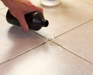basta un solo cucchiaio di acqua ossigenata per pulire tutta casa