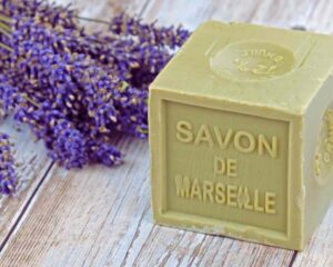 Con il sapone di Marsiglia pulisci casa senza spendere una fortuna