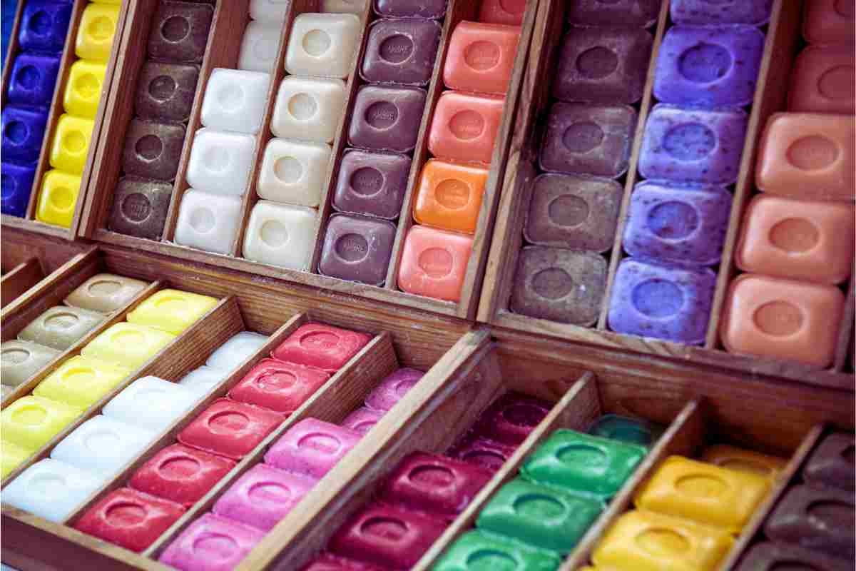 Con il sapone di Marsiglia pulisci casa senza spendere una fortuna